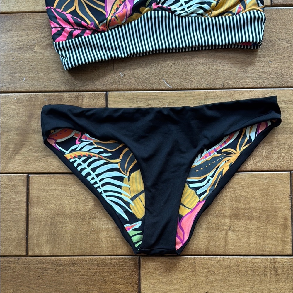 Maaji Tropical Print Bikini Set, reversible M/L - Picture 6 of 7